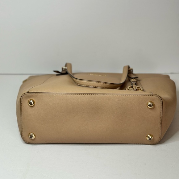 Michael Kors Jet Set Travel Large Tote Oyster Beige Saffiano Leather Top Zip Bag - Picture 5 of 15